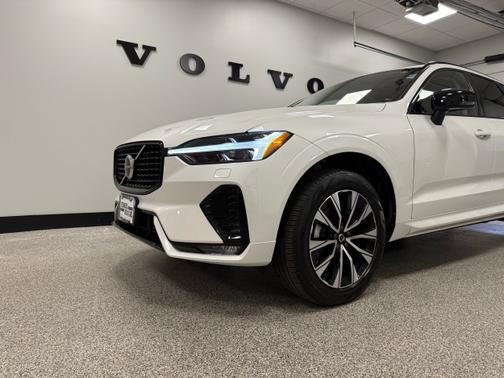 2024 Volvo XC60 B5 AWD Core Dark