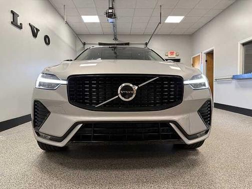2025 Volvo XC60 Plus