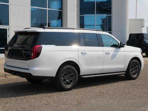 White Metallic 2026 Ford Expedition Max Active 4x4