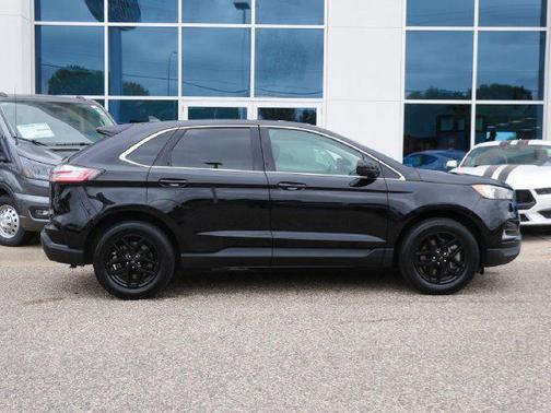 Agate Black Metallic 2024 Ford Edge SEL