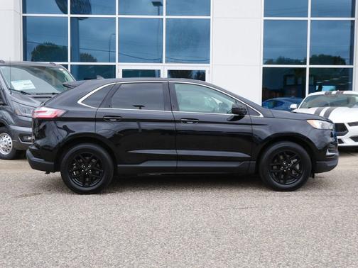 Agate Black Metallic 2024 Ford Edge SEL