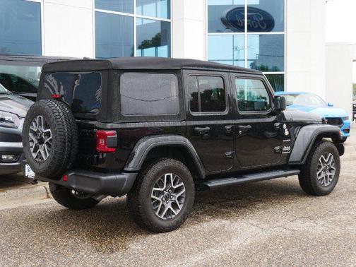 Black Clearcoat 2024 Jeep Wrangler 4-Door Sahara 4x4
