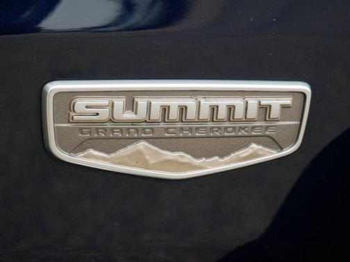 2017 Jeep Grand Cherokee Summit
