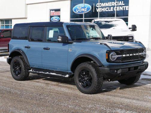 Azure Gray Metallic Tri-Coat 2025 Ford Bronco Outer Banks