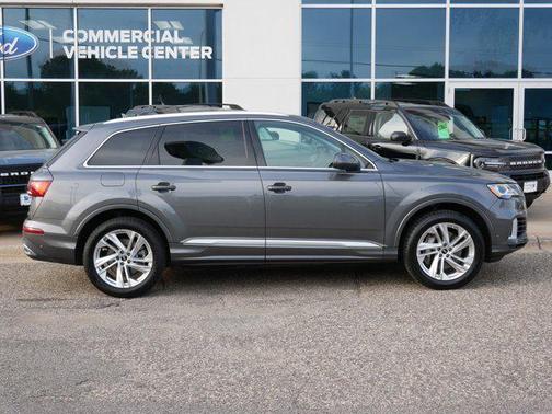 2022 Audi Q7 55 Premium Plus