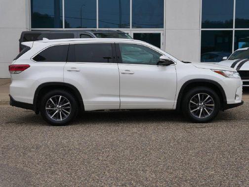 Blizzard Pearl 2018 Toyota Highlander XLE