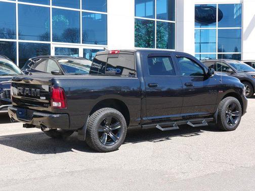 2017 RAM 1500 Night Crew Cab 4x4 5'7' Box