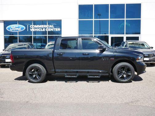 2017 RAM 1500 Night Crew Cab 4x4 5'7' Box