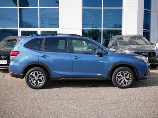 2022 Subaru Forester Premium