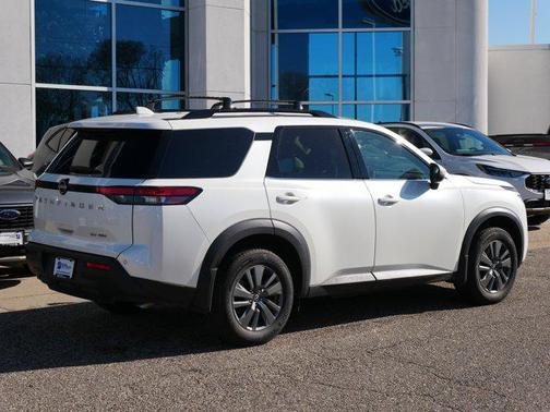 2024 Nissan Pathfinder SV 4WD