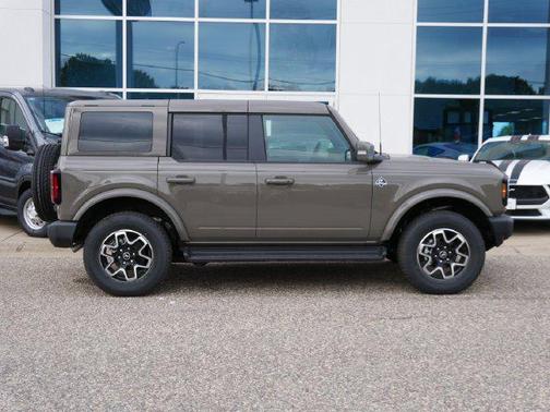 Marsh Gray 2025 Ford Bronco Outer Banks