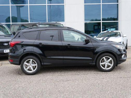 Agate Black Metallic 2019 Ford Escape SE