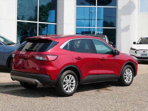 Rapid Red Metallic Tinted Clearcoat 2020 Ford Escape SE