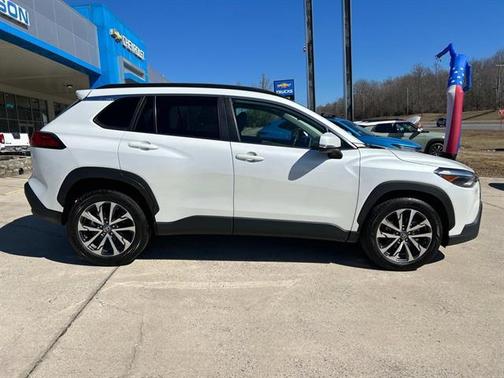 2023 Toyota Corolla Cross XLE