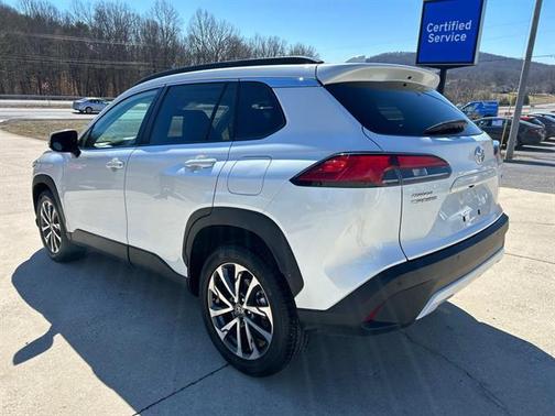 2023 Toyota Corolla Cross XLE
