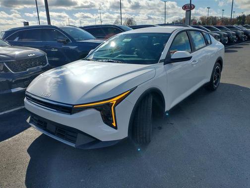 2025 Kia K4 EX