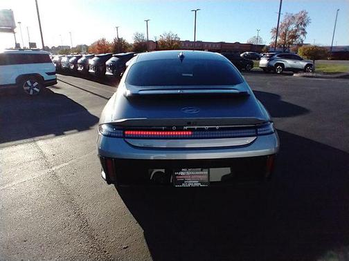 2025 Hyundai IONIQ 6 SE