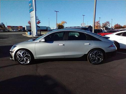 2025 Hyundai IONIQ 6 SE