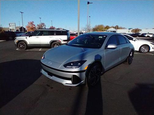 2025 Hyundai IONIQ 6 SE