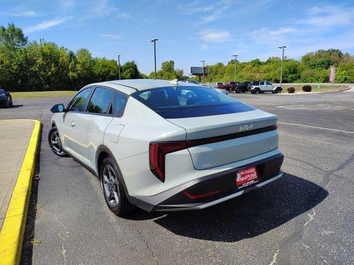 2025 Kia K4 LXS