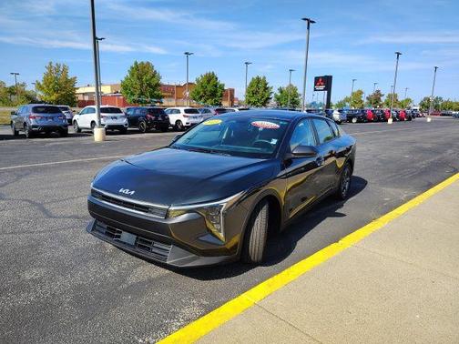 2025 Kia K4 LXS