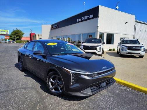 2025 Kia K4 LXS
