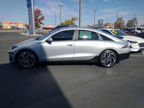 2025 Hyundai IONIQ 6 SE