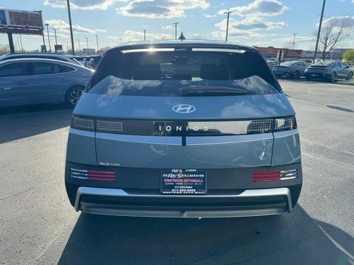 2025 Hyundai IONIQ 5 SE