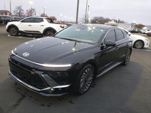 2025 Hyundai SONATA Hybrid Limited