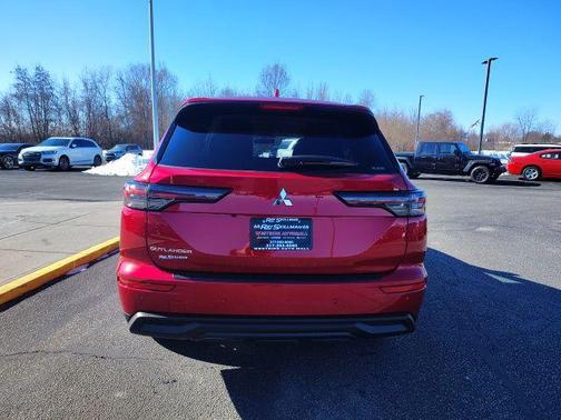 2026 Mitsubishi Outlander ES 2.5 S-AWC