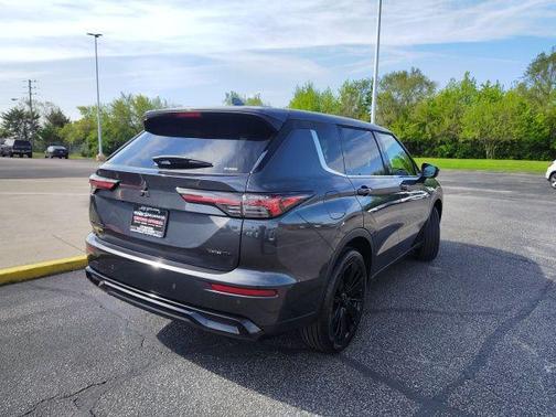 Graphite 2026 Mitsubishi Outlander SE 2.5 S-AWC