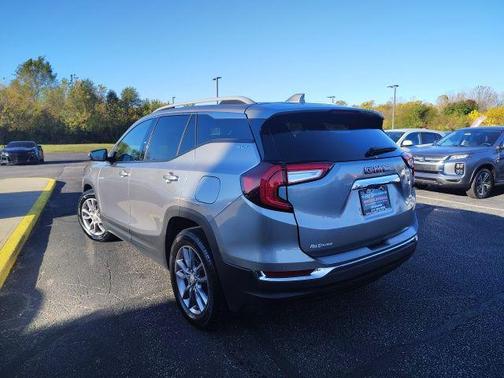 2024 GMC Terrain SLT