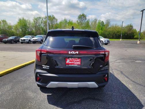 Fusion Black 2026 Kia Seltos LX