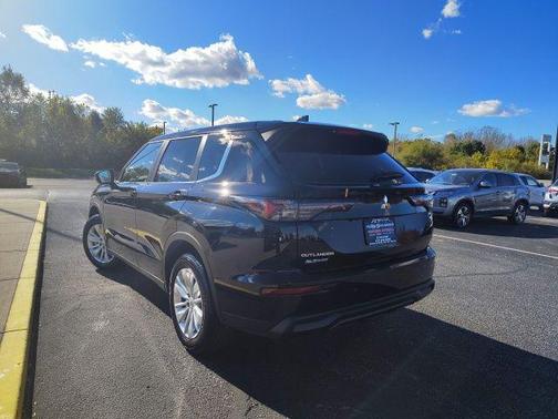 2025 Mitsubishi Outlander ES 2.5 S-AWC