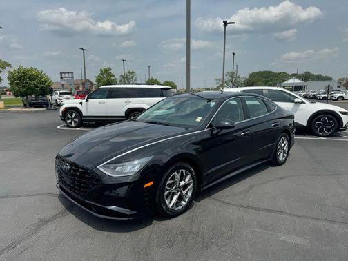 2022 Hyundai SONATA SEL