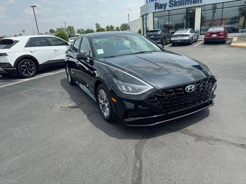 2022 Hyundai SONATA SEL
