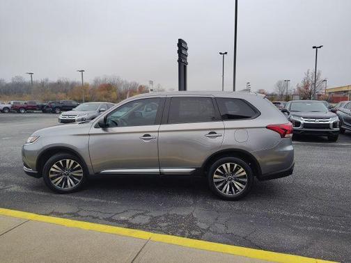 2020 Mitsubishi Outlander ES