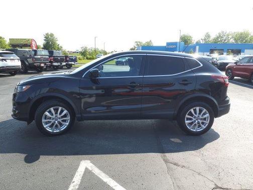 2022 Nissan Rogue Sport S