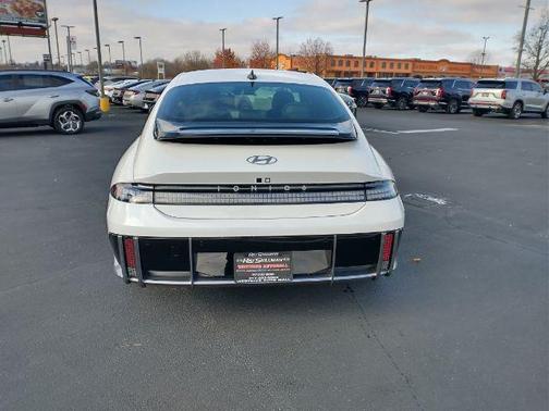 2024 Hyundai IONIQ 6 SE
