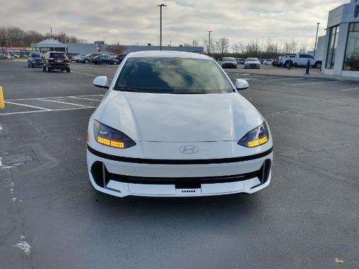 2024 Hyundai IONIQ 6 SE