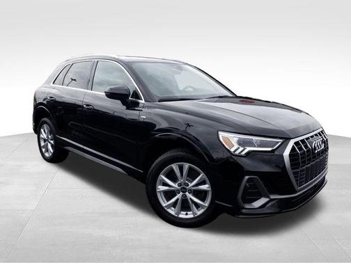 2023 Audi Q3 S line Premium