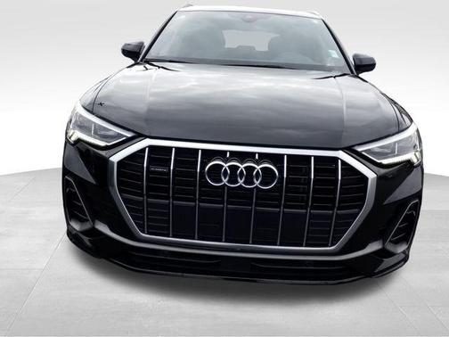 2023 Audi Q3 S line Premium