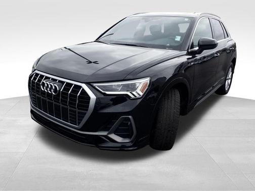 2023 Audi Q3 S line Premium