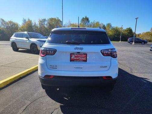 2022 Jeep Compass Latitude Lux