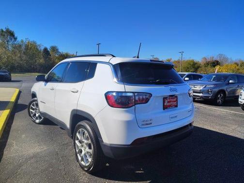 2022 Jeep Compass Latitude Lux