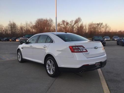 2013 Ford Taurus SEL