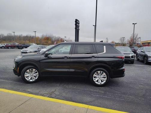 2025 Mitsubishi Outlander ES 2.5 S-AWC