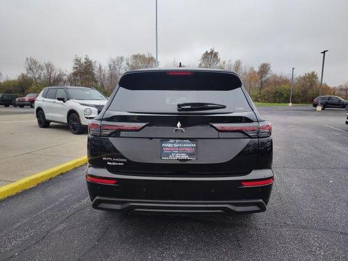 2025 Mitsubishi Outlander ES 2.5 S-AWC