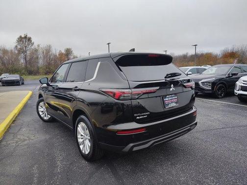 2025 Mitsubishi Outlander ES 2.5 S-AWC