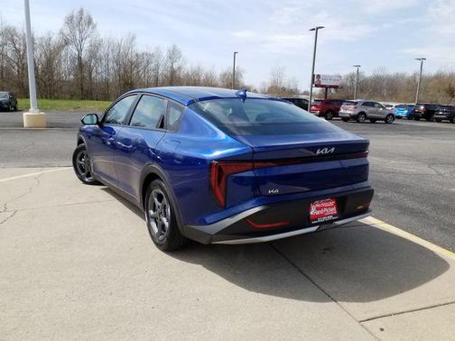 2025 Kia K4 LXS